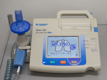 レントゲン検査／肺機能検査装置の写真